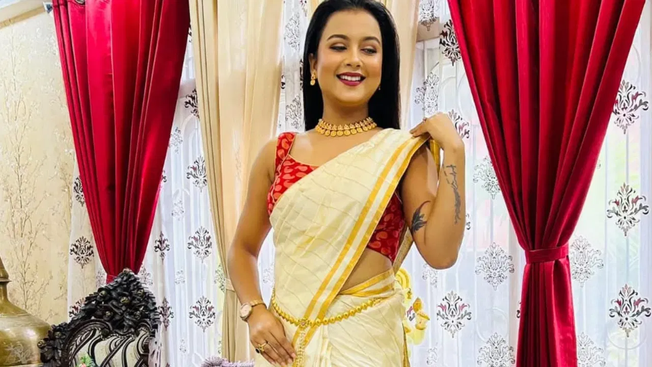 বিলাসী বাহনত উঠি ঘৰমুৱা বিতৰ্কিত নন্দিনী!
