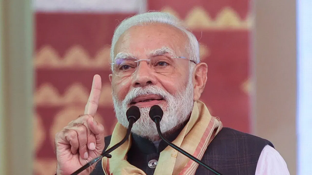 মই ভগৱান শিৱৰ ভক্ত, সকলো বিহ পান কৰি লওঁঃ নৰেন্দ্ৰ মোদী