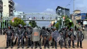 ভাৰত-নেপাল সীমান্তত হাই এলাৰ্ট জাৰি, যাবলৈ দিয়া হোৱা নাই কোনো লোক ভাৰত-নেপাল সীমান্তত হাই এলাৰ্ট জাৰি, যাবলৈ দিয়া হোৱা নাই কোনো লোক