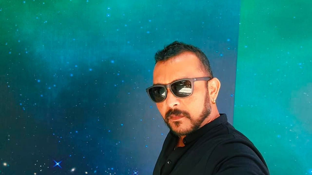 অৱশেষত শেখৰজ্যোতি গোস্বামী গ্ৰেপ্তাৰ। ছিংগাপুৰত জুবিন গাৰ্গৰ সৈতে আছিল শেখৰ। জুবিনৰ মৃত্যুৰ পিছতে সকলোৱে শেখৰক গ্ৰেপ্তাৰ কৰাৰ বাবে দাবী জনাইছিল।