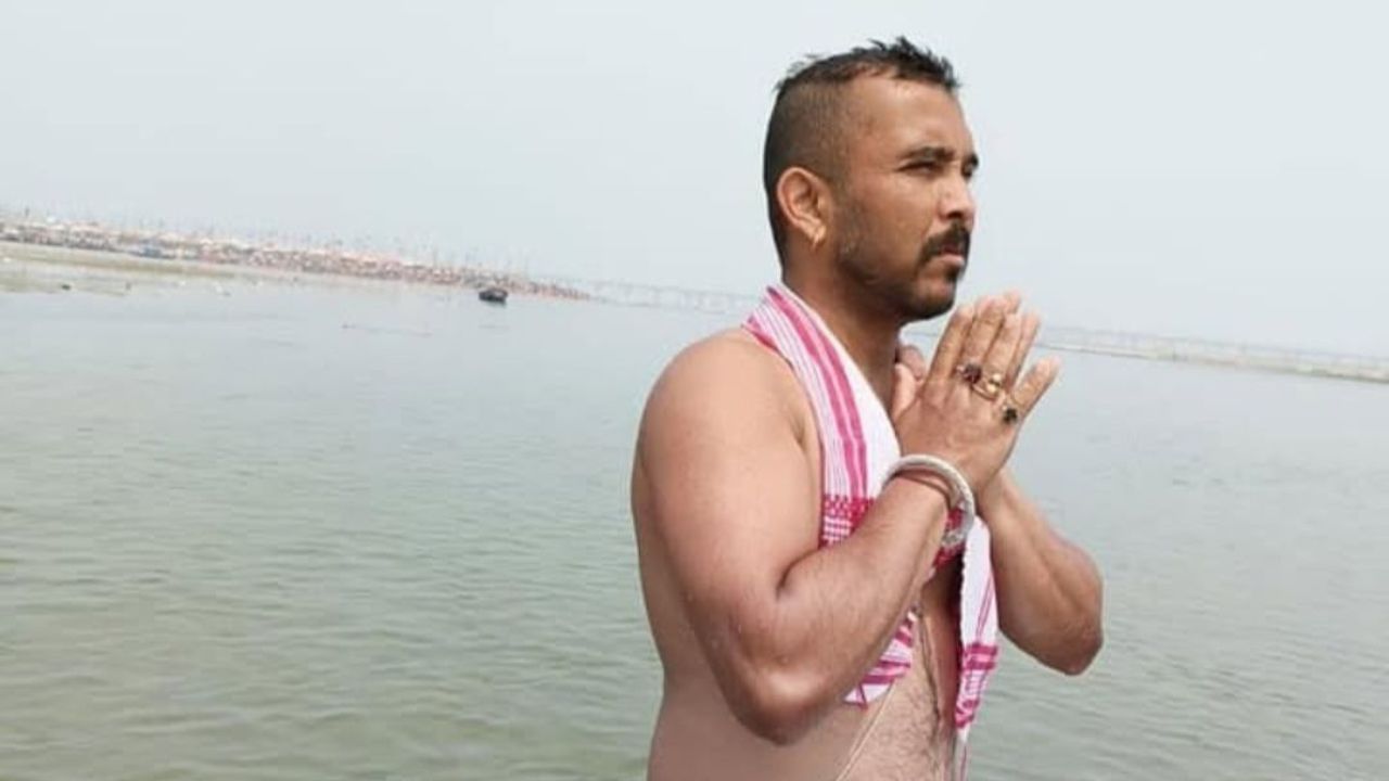 উল্লেখ্য যে, জুবিনৰ নশ্বৰ দেহৰ সৈতে অসমলৈ ঘূৰি আহি জুবিনৰ মৃত্যুৰ সন্দৰ্ভত বহু বিস্ফোৰক মন্তব্য কৰিছিল। জুবিন ওঠ আৰু ভৰি নীলা পৰা বুলি জানিবলৈ দিছিল শেখৰে।