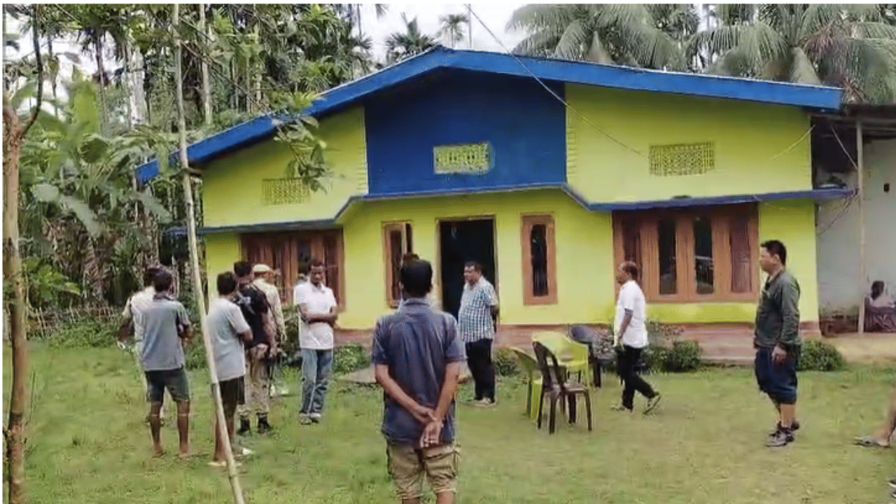 সোণাৰিত ভয়ংকৰ ঘটনা! পত্নীৰ সৈতে নৃশংস কাণ্ড স্বামীৰ, পাছত নিজে গ্ৰহণ কৰিলে চৰম সিদ্ধান্ত... সোণাৰিত ভয়ংকৰ ঘটনা! পত্নীৰ সৈতে নৃশংস কাণ্ড স্বামীৰ, পাছত নিজে গ্ৰহণ কৰিলে চৰম সিদ্ধান্ত...
