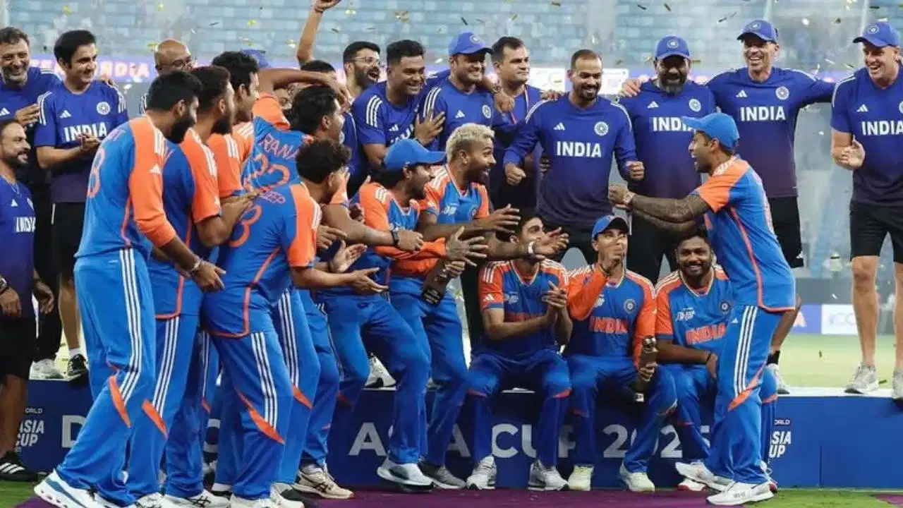 Asia Cup 2025: এছিয়া কাপৰ খিতাপ দখল কৰিও ট্ৰফী হাতত নললে ভাৰতে, কাৰণ...