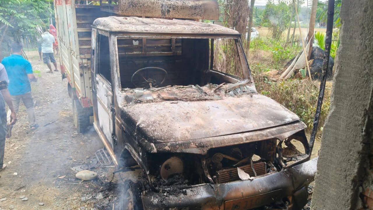 ইফালে নিশা চলোৱা এই অতৰ্কিত আক্ৰমণৰ ফলত গাঁওখনৰ বহু প্ৰাপ্তবয়স্ক লোকৰ লগতে বহুকেইজন শিশু তথা কিশোৰ-কিশোৰী আহত হোৱা বুলি জানিব পৰা গৈছে। নগা দুৰ্বৃত্তই লগতে কেন্দ্ৰীয় সংৰক্ষিত আৰক্ষী বাহিনী (CRPF)কো গাওঁ খনত প্ৰৱেশত বাধা প্ৰদান কৰে বুলি খবৰ পোহৰলৈ আহিছে।