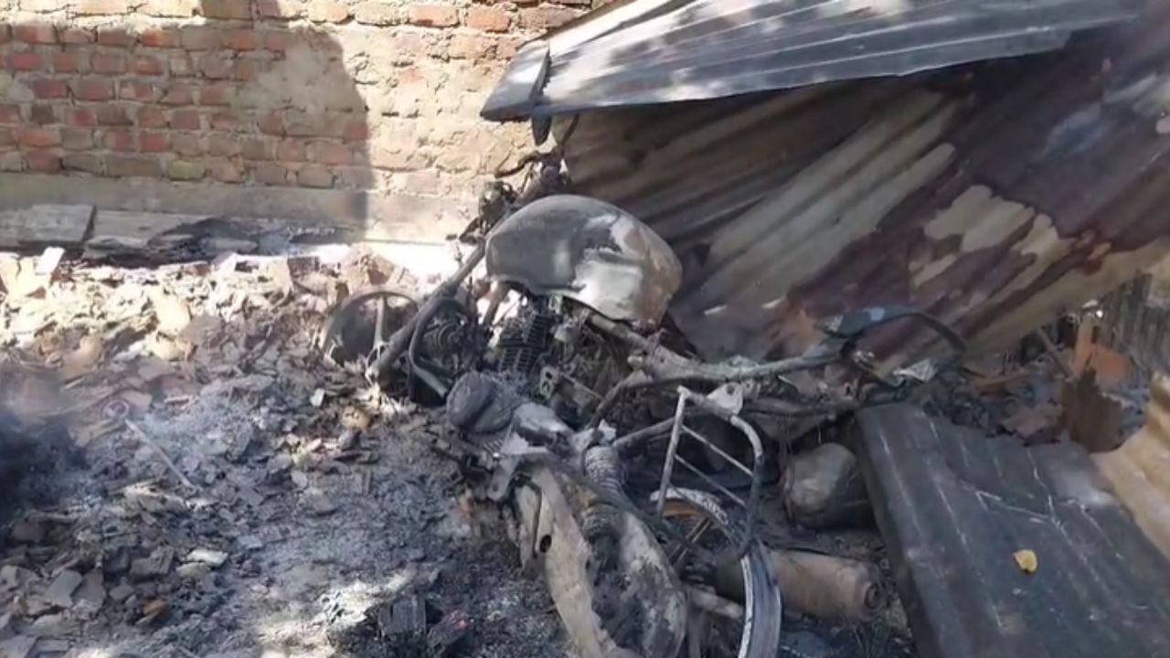 এই খবৰ লাভ কৰাৰ লগে লগে সৰুপথাৰ সমষ্টিৰ বিধায়ক বিশ্বজিত ফুকন, জিলা আয়ুক্ত, আৰক্ষী অধীক্ষক, CRPFৰ শীৰ্ষ বিষয়া , সৰুপথাৰ সমজিলাৰ সীমান্ত দণ্ডাধীশসহ এটা উচ্চ পৰ্যায়ৰ প্ৰশাসনিক দল জালাল বস্তিত উপস্থিত হৈ পৰিস্থিতিৰ বুজ লয়। এই ঘটনাৰ পিছত এতিয়া সীমান্তত চেঁপা উত্তেজনা বিৰাজ কৰিছে।