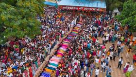 মন্দিৰৰ সমুখত সহস্ৰাধিক মহিলাৰ সৈতে এক অদ্ভুত কাণ্ড মন্দিৰৰ সমুখত সহস্ৰাধিক মহিলাৰ সৈতে এক অদ্ভুত কাণ্ড