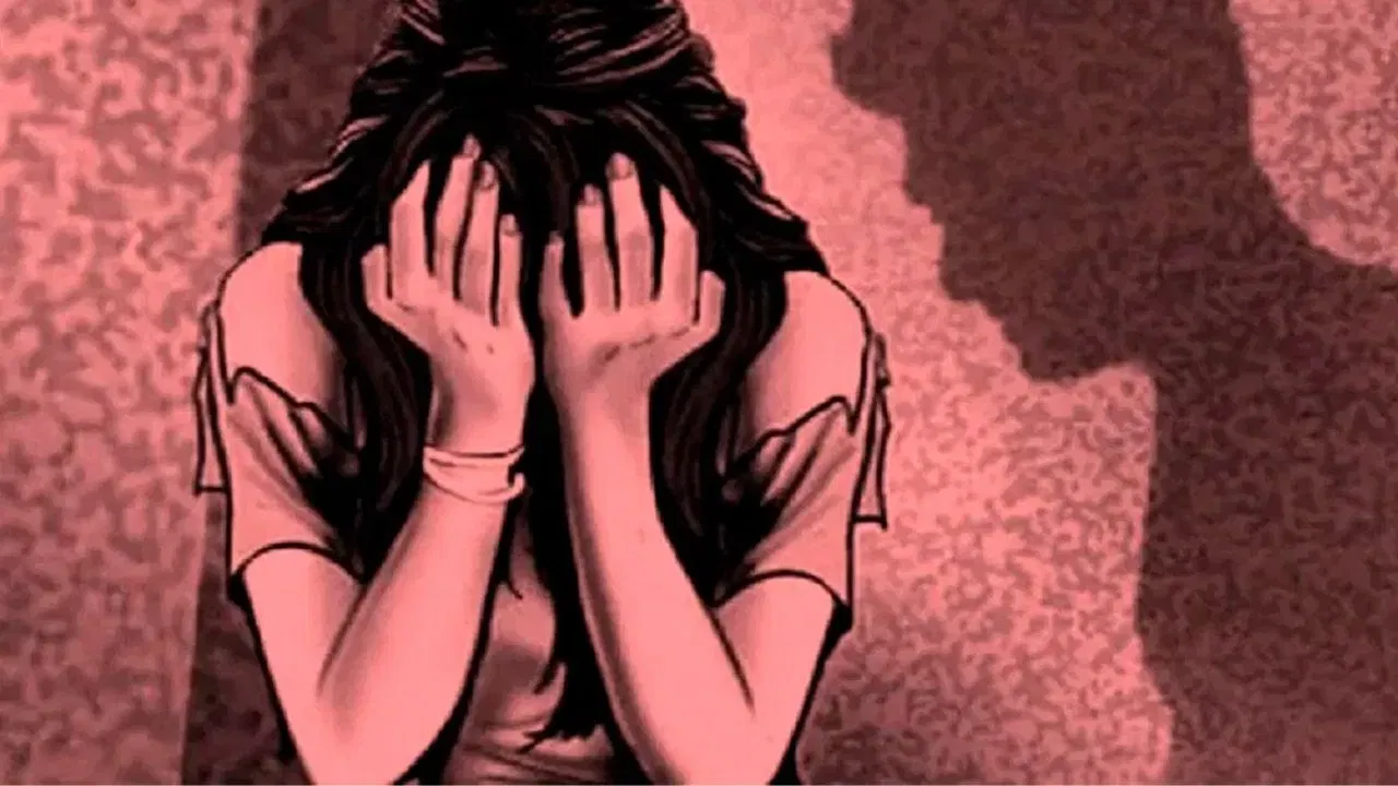 পাৰ্টিৰ অজুহাতত হোটেললৈ নিলে…তাৰ পিছত দুই যুৱতীৰ সৈতে জঘন্য কাণ্ড ৪ বন্ধুৰ পাৰ্টিৰ অজুহাতত হোটেললৈ নিলে…তাৰ পিছত দুই যুৱতীৰ সৈতে জঘন্য কাণ্ড ৪ বন্ধুৰ