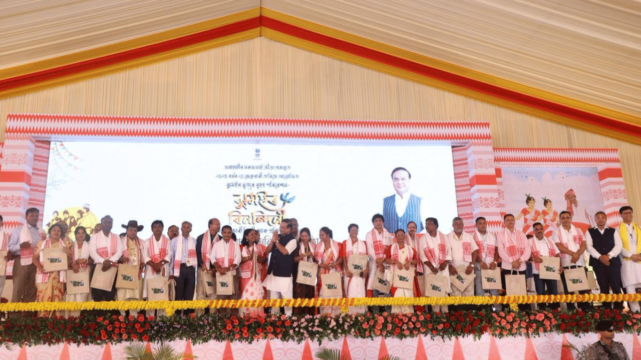 শৰ্মাই কয় যে, অহা বছৰ অসম চৰকাৰে দিল্লীত ৭ দিন অসমৰ চহকী সংস্কৃতিক উপস্থাপনৰ প্রয়াস কৰিব। ইয়াৰ দ্বাৰা আমাৰ জনগোষ্ঠীসমূহৰ লগতে ৰাজ্যৰ সংস্কৃতিয়ে অধিক প্রসাৰৰ অনন্য সুযোগ লভিব। ইয়াৰোপৰি চাহ বাগিচাৰ লোকসকলৰ বাবে চৰকাৰে বহু পদক্ষেপ হাতত লোৱা বুলি কয় শৰ্মাই।