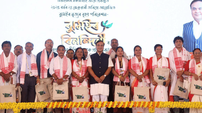 ঝুমইৰ বিনন্দিনীত অংশ লোৱা প্ৰায় ৮০০০ শিল্পীক মাননি আৰু প্ৰশস্তি প ঝুমইৰ বিনন্দিনীত অংশ লোৱা প্ৰায় ৮০০০ শিল্পীক মাননি আৰু প্ৰশস্তি প