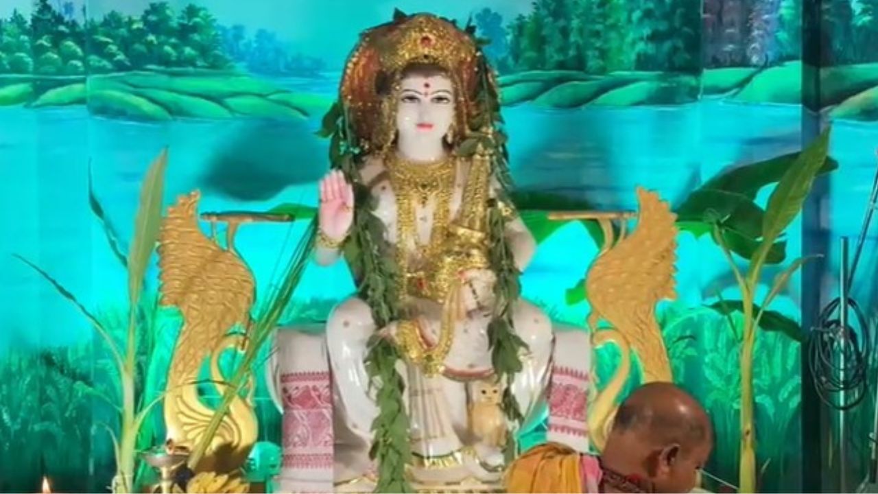 তামুলপুৰত ব্যতিক্ৰমী লক্ষ্মী পূজা, দেৱীক আৰাধনা ভক্তৰ