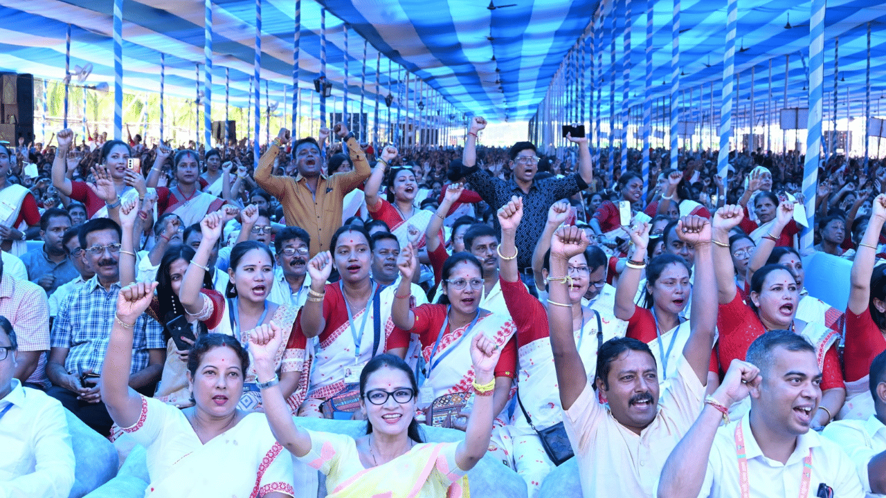তথ্য অনুসৰি, নগাঁও-বটদ্ৰৱা সমষ্টিৰ সৰ্বমুঠ ২৬,৫৮৫ হিতাধিকাৰীলৈ মুখ্যমন্ত্ৰী মহিলা উদ্যমিতা অভিযানৰ অন্তৰ্গত ১০ হাজাৰ টকাকৈ চেক প্ৰদান কৰে শৰ্মাই। ইয়াৰে ১৯,৬২৮গৰাকী হিতাধিকাৰী গ্ৰামাঞ্চলৰ আৰু ৬,৯৫৭গৰাকী হিতাধিকাৰী নগৰাঞ্চলৰ।