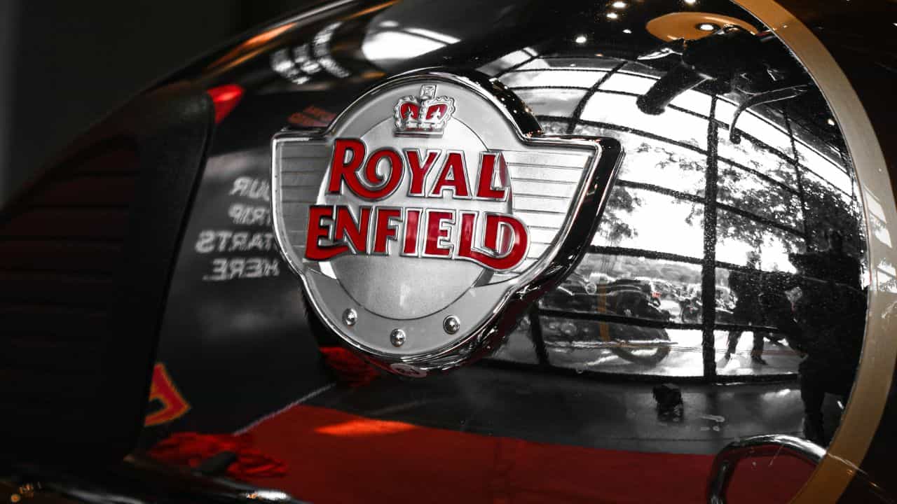 দেৱালীৰ পূৰ্বে ইচ্ছা পূৰণেৰে পোহৰাব পাৰে মনঃ যথেষ্ট হ্ৰাস পালে ৰয়েল এনফিল্ডৰ এইকেইখন বাইকৰ দাম