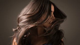 বন্ধ হ’ব চুলি সৰা! হৈ পৰিব ঘন আৰু দীঘল, আজিয়ে গ্ৰহণ কৰক এই সহজ টিপচ…