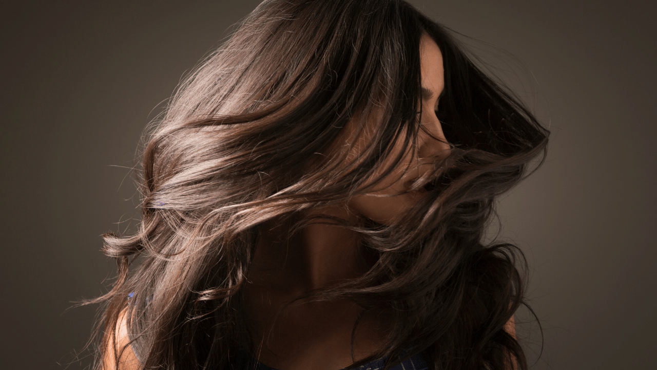 বন্ধ হব চুলি সৰা! হৈ পৰিব ঘন আৰু দীঘল, আজিয়ে গ্ৰহণ কৰক এই সহজ টিপচ... বন্ধ হব চুলি সৰা! হৈ পৰিব ঘন আৰু দীঘল, আজিয়ে গ্ৰহণ কৰক এই সহজ টিপচ...