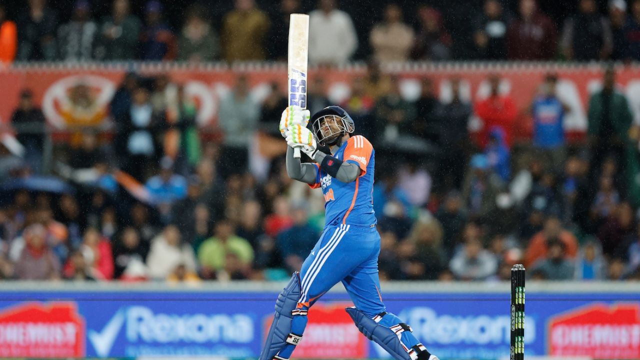 টি-২০ ক্ৰিকেটত অভিলেখ ৰচিলে সূৰ্যকুমাৰ যাদৱে, চেৰ পেলালে হিটমেন ৰোহিতক