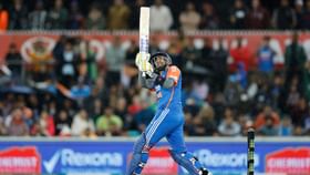 টি-২০ ক্ৰিকেটত অভিলেখ ৰচিলে সূৰ্যকুমাৰ যাদৱে টি-২০ ক্ৰিকেটত অভিলেখ ৰচিলে সূৰ্যকুমাৰ যাদৱে