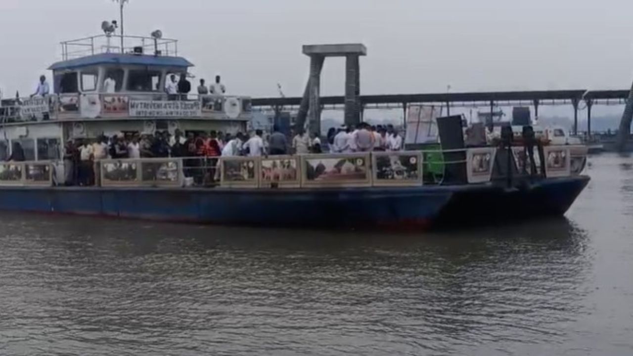 Zubeen Garg Ashes Immersed In Brahmaputra (2)