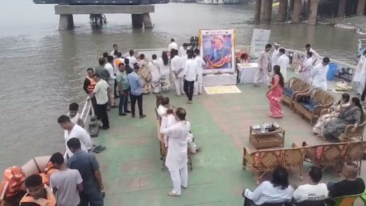 মায়াবিনী ৰাতিক গীতেৰে জীপাল কৰা  প্ৰাণৰ শিল্পীগৰাকীৰ বিদায়। প্ৰায় ডেৰ মাহ হ'ল তেওঁ যোৱা। কিন্তু অসমীয়াই আজিও বুকুত কঢ়িয়াই লৈ ফুৰিছে অলেখ-অযুত বেদনা।