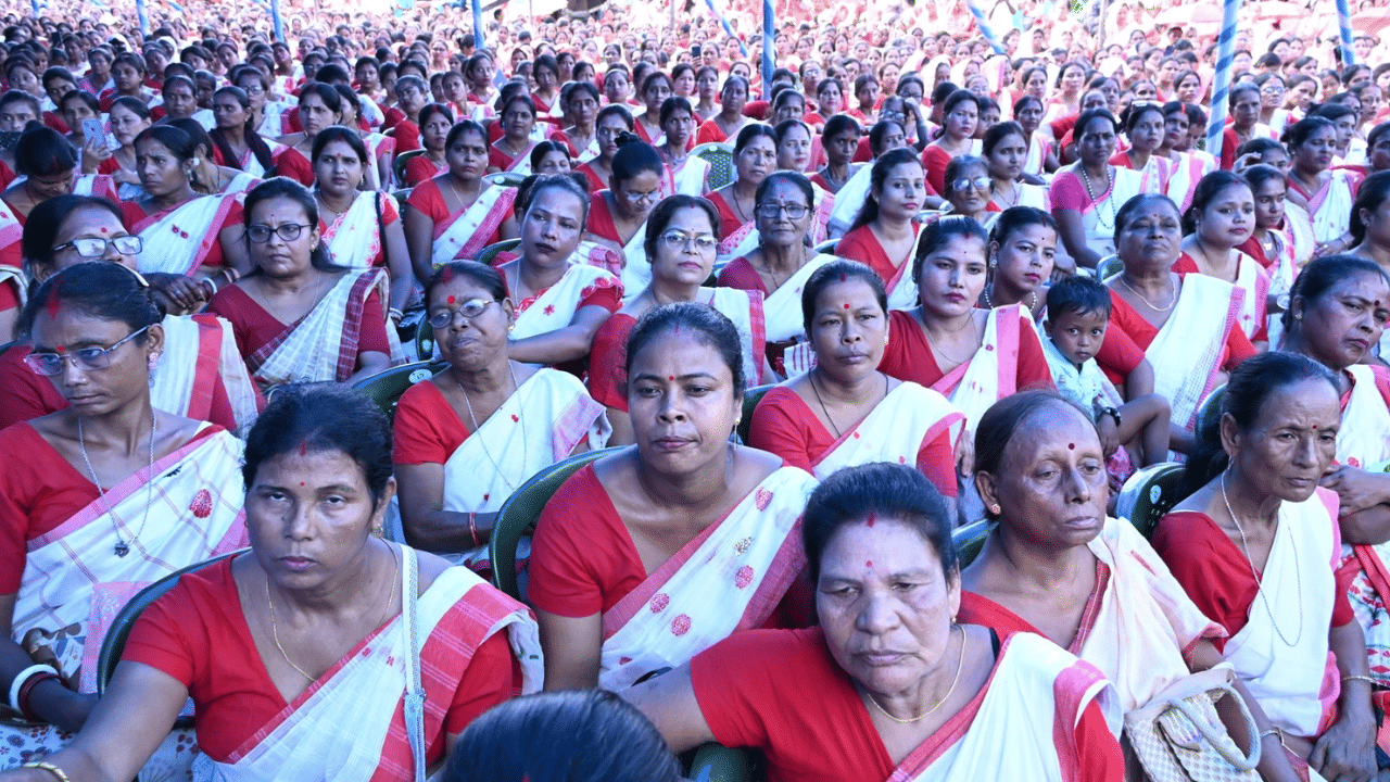 এই সন্দৰ্ভত সামাজিক মাধ্যমত শৰ্মাই লিখে যে,তেওঁ এই চেক বিতৰণ কৰিবলৈ পাই সুখী হৈছে। লগতে লিখে- ''অনুষ্ঠানত ভাৰতৰত্ন ড° ভূপেন হাজৰিকাদেৱৰ 'মানুহে মানুহৰ বাবে' শীৰ্ষক কালজয়ী গানটো সভাত উপস্থিত ২৭ হাজাৰৰো অধিক আই-মাতৃ আৰু অন্যান্যসকলৰ সৈতে সমস্বৰে গাই অভিভূত হৈছোঁ''৷