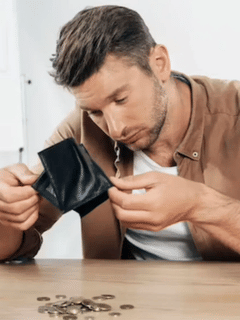 এই ৫টা অভ্যাসে মানুহক কৰি তোলে দৰিদ্ৰ! জানক সকলো…...