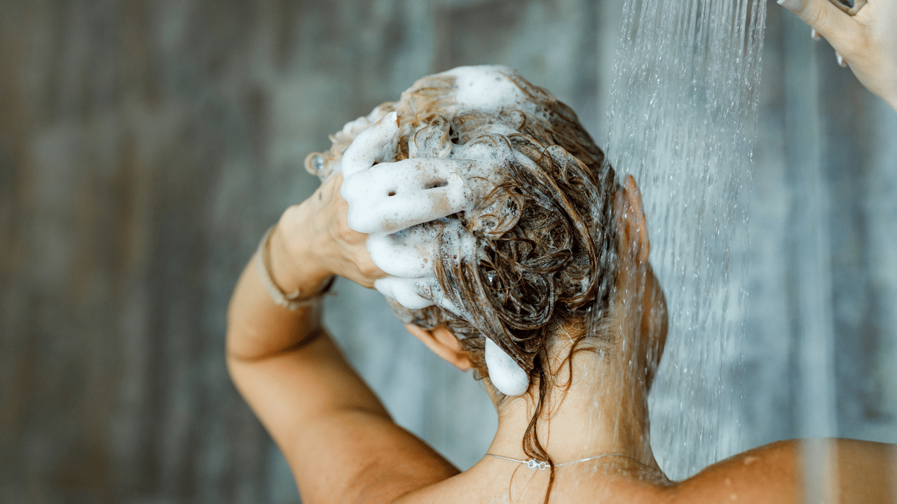 মহিলাসকলে শৰীৰৰ কোন অংশত চাবোন লগাব নালাগে? হব পাৰে ডাঙৰ ক্ষতি, জানক সকলো... মহিলাসকলে শৰীৰৰ কোন অংশত চাবোন লগাব নালাগে? হব পাৰে ডাঙৰ ক্ষতি, জানক সকলো...