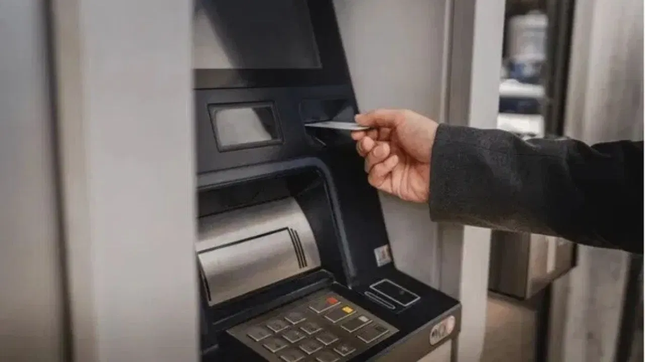 এটিএম ইনষ্টল কৰিবলৈ বেংক বা কোম্পানীৰ ৱেবছাইটত গৈ অনলাইন ফৰ্ম পূৰণ কৰক, আপোনাৰ স্থান আৰু ফটো আপলোড কৰক। যদি স্থানটো উপযুক্ত হয়, তেন্তে কোম্পানীটোৰ এজন প্ৰতিনিধিয়ে ইয়াক ভ্ৰমণ কৰি পৰিদৰ্শন কৰিব, আৰু তাৰ পিছত পট্টা চুক্তি স্বাক্ষৰিত হ’ব। সমগ্ৰ প্ৰক্ৰিয়াটো স্বচ্ছ আৰু সহজ।