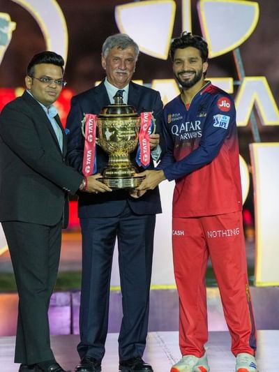 IPL নিলামলৈ আৰু কিছু দিন, ৰিটেনচনৰ পিছত কিমান টকা বাকী থাকিল প্ৰতিটো দলৰ হাতত!