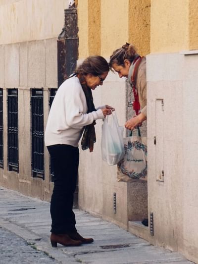 চুবুৰীয়াক কেতিয়াও নিদিব পাকঘৰৰ এইসমূহ সামগ্ৰী, অন্যথা বিলাই-বিপত্তি নোহোৱা হ’ব জীৱনৰ