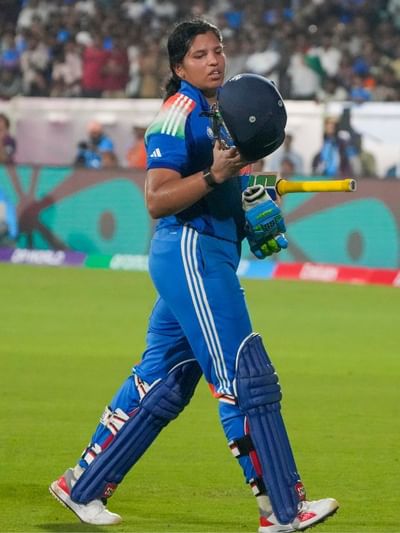 বিশ্ব চেম্পিয়ন ভাৰতৰ অনন্য নায়িকা ৰিচা, ধোনীতকৈও আগবাঢ়ি গঢ়িলে এনে অভিলেখ