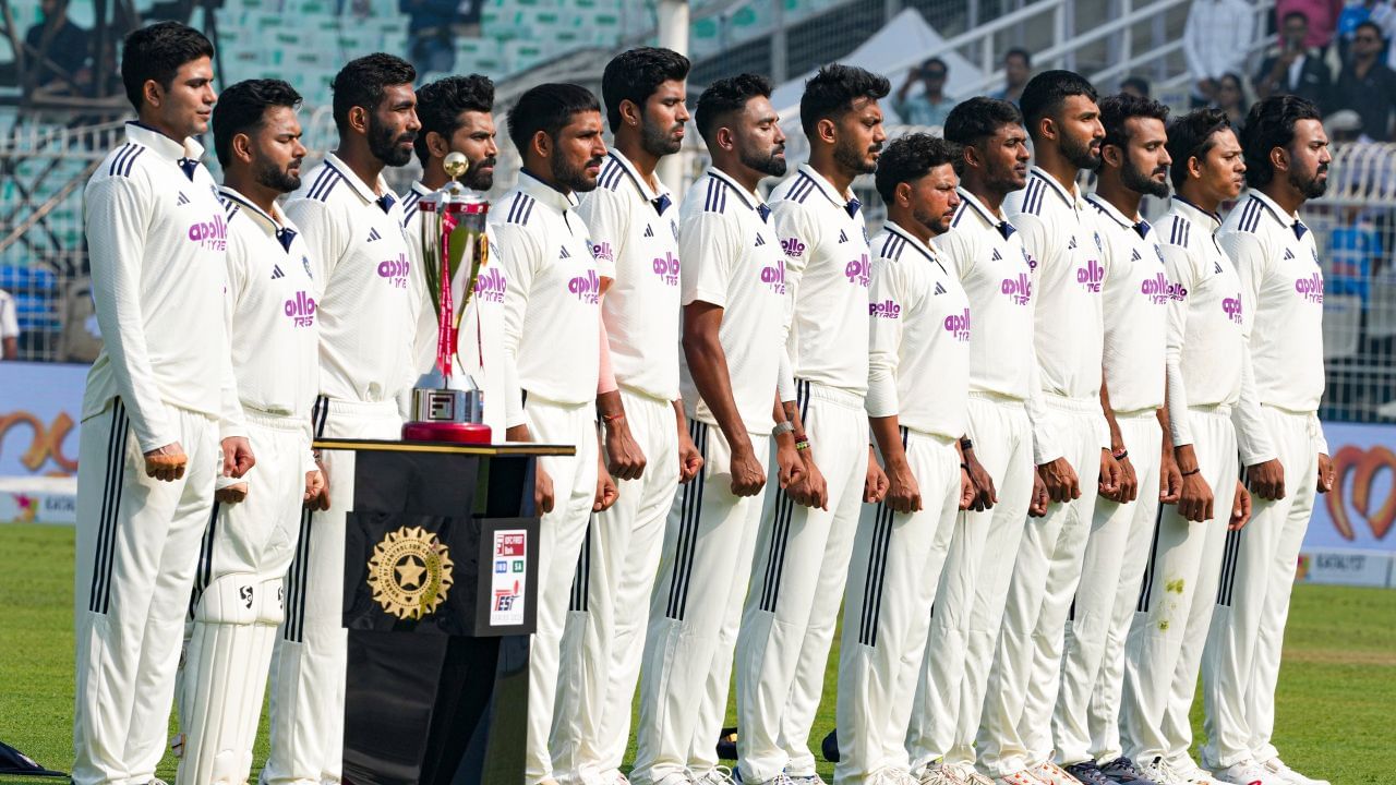 যদি এই মেচখন ড্ৰ হয় বা ভাৰত পৰাস্ত হয়, শৃংখলা হেৰুৱাব ভাৰতে। আনহাতে ২৫ বছৰৰ পিছত ভাৰতৰ মাটিত টেষ্ট শৃংখলা জয় কৰিব দক্ষিণ আফ্ৰিকাই। তেনে পৰিস্থিতিত বৰ্ষাপাৰাৰ প্ৰথমখন টেষ্ট মেচ ঐতিহাসিক হোৱাৰ সমান্তৰালকৈ ভাৰতীয় দল তথা অনুৰাগীৰ বাবে হৈ পৰিব এক দুখজনক ইতিহাস।