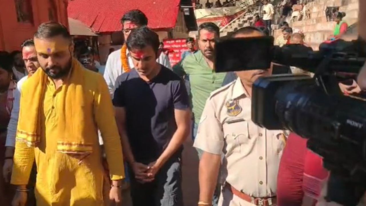 অনাগত শৃংখলাত ভাৰতীয় দলে যাতে ভাল প্ৰদৰ্শন দাঙি ধৰে তাৰে কামনাৰে মাক দৰ্শন কৰে  গম্ভীৰে। ইয়াৰ পূৰ্বেও কামাখ্যা মন্দিৰলৈ আহিছিল গম্ভীৰ।