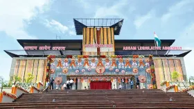 বিধানসভাৰ শীতকালীন অধিৱেশনৰ পৰা মোদীৰ বৈঠকলৈ, দিনটোৰ খবৰ...