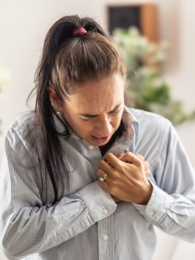 মহিলাসকলে এই লক্ষণবোৰ কেতিয়াও আওকাণ নকৰিব, হাৰ্ট এটেকৰ বলি হ’ব পাৰে