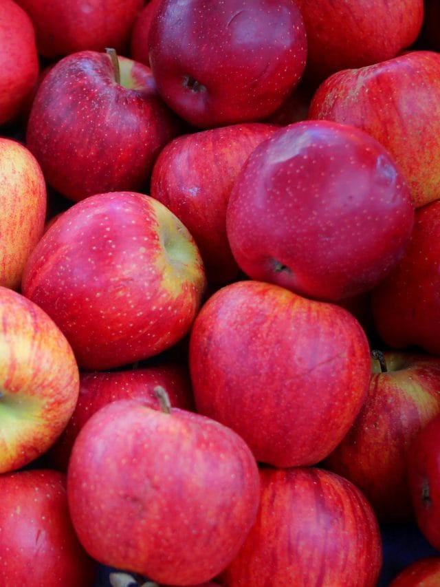 আপেলে কি কি শাৰীৰিক সমস্যা দূৰ কৰে জানেনে?