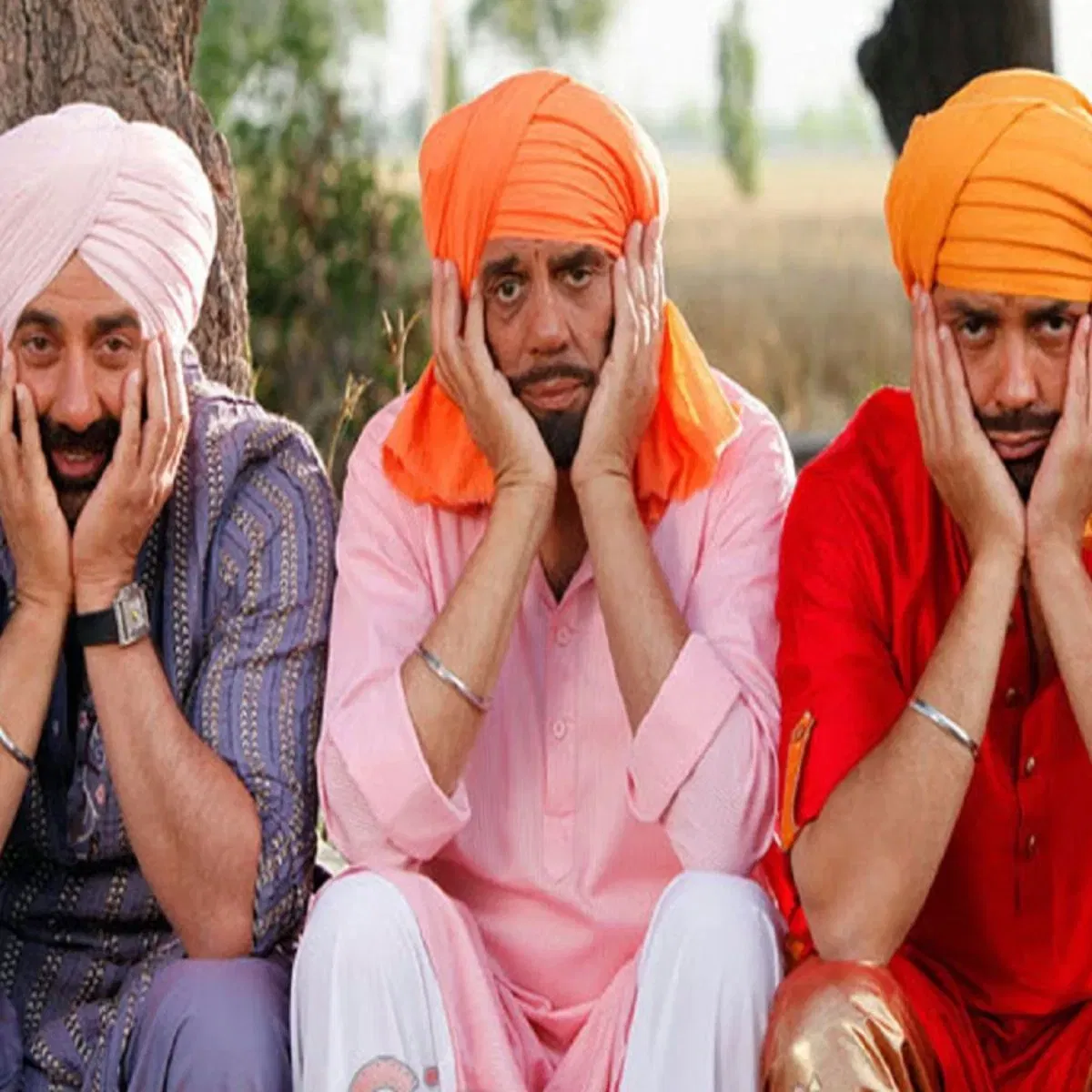 পাৰিবাৰিক কমেডী-ড্ৰামা "য়মলা পাগলা দীৱানা" ২০১১ চনত চিনেমাগৃহত মুক্তি পাইছিল। ধৰ্মেন্দ্ৰই নিজৰ পুত্ৰসকলৰ সৈতে ছবিখনত অভিনয় কৰিছিল। ছবিখন আমাজন প্ৰাইম ভিডিঅ’, জিঅ’ হটষ্টাৰ, জি৫, আৰু এমএক্স প্লেয়াৰত চাব পাৰিব।