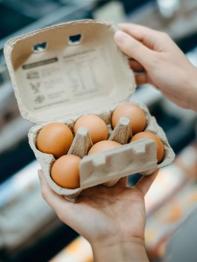 দৈনিক কণী খালে কলেষ্টেৰল বৃদ্ধি পাই নেকি ? এজন  সুস্থ ব্যক্তিয়ে এদিনত কেইটা কণী খাব লাগে ?