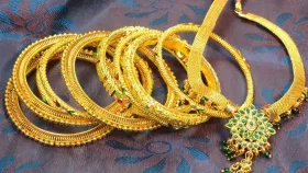 Gold price today: পুনৰ দাম কমিল! আজি বজাৰত কিমান টকাত বিক্ৰী হৈছে সোণ-ৰূপ? জানক সঠিক মূল্য…...