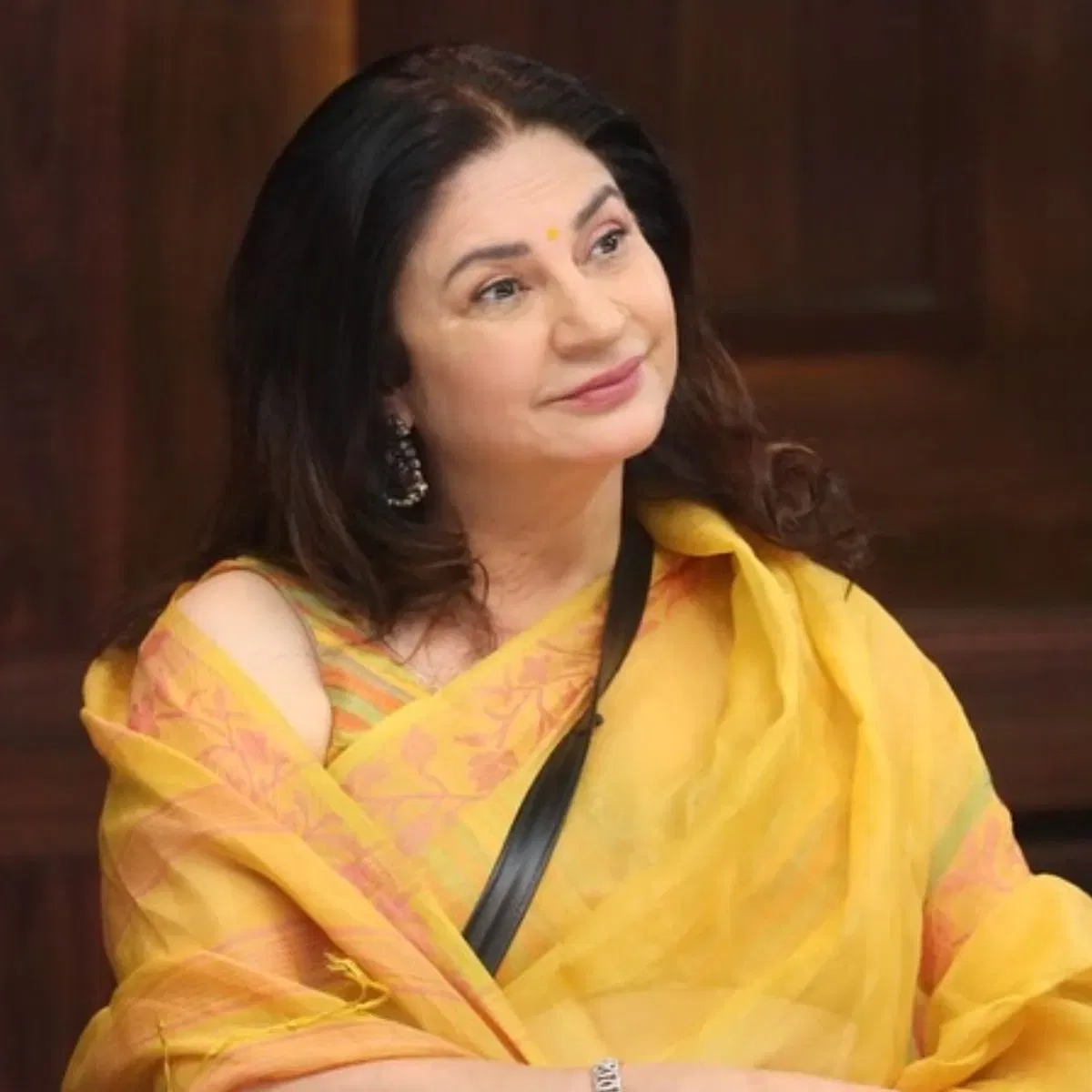 শেহতীয়াকৈ বিগ বছ ১৯ৰ এটা খণ্ডত কুনিকা সদানন্দই মালতী চহৰক লৈ গুৰুতৰ দাবী উত্থাপন কৰিছিল। তেওঁৰ যৌনতাক লৈ মন্তব্য কৰি অনুৰাগীক ক্ষুব্ধ কৰি তুলিছিল।