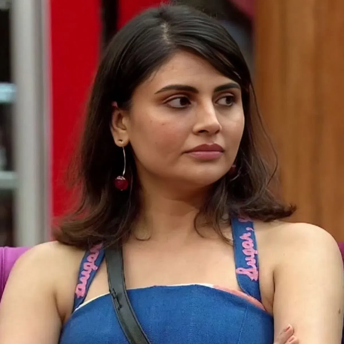 অৱশ্যে মালতীক লৈ কুনিকাই কৰা মন্তব্যই ইণ্টাৰনেটত উত্তাল কৰি তুলিছে। এই বিষয়টো উইকেণ্ড কা ৱাৰত উত্থাপন হ’ব নে নহয় সেয়া হ’ব লক্ষ্যণীয়। অৱশ্যে এইবাৰ চলমান খানৰ সলনি ৰোহিত শ্বেট্টীয়ে আয়োজন কৰিছে উইকেণ্ড কা ৱাৰ।