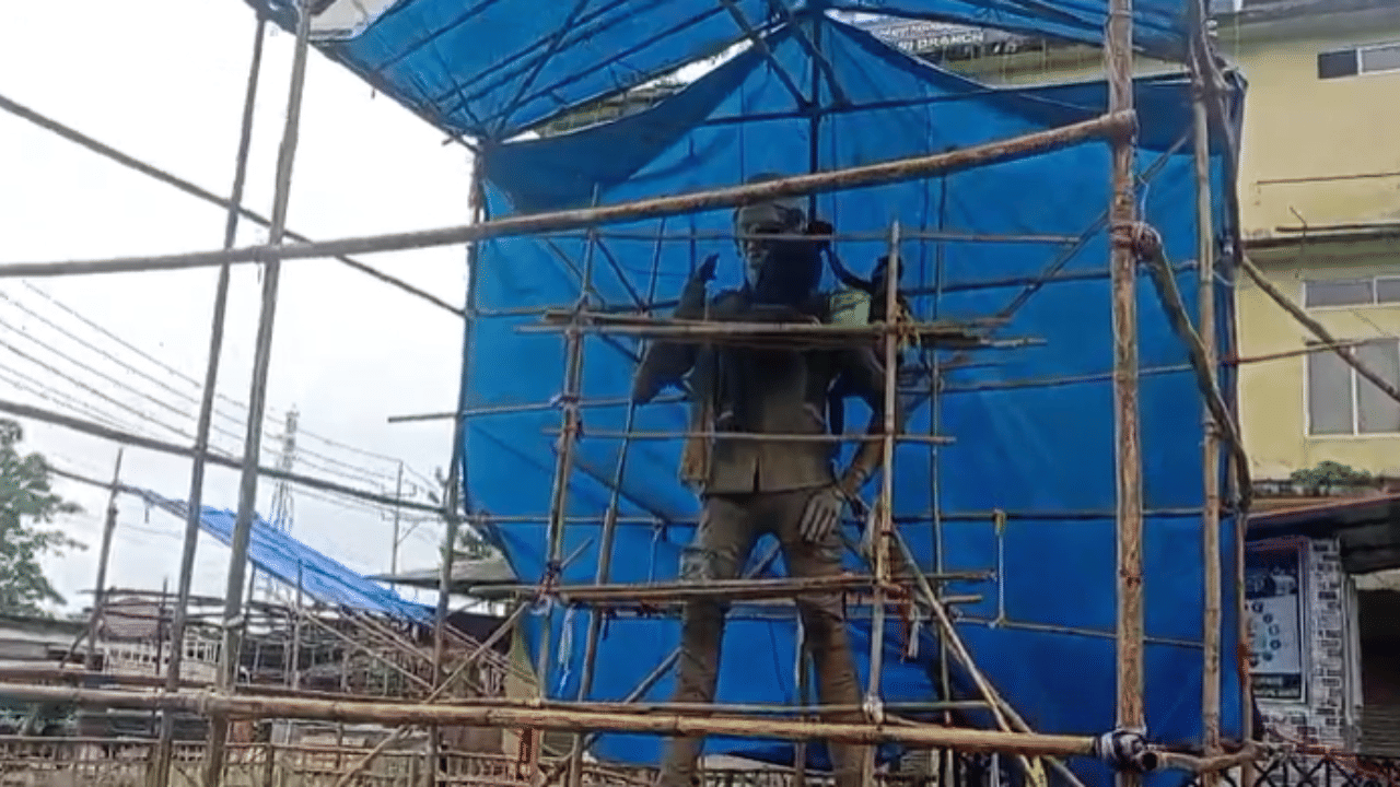 এই ৰাস মহোৎসৱৰ বাবে নিৰ্মাণ কৰি উলিওৱা হৈছে প্ৰাণৰ শিল্পী জুবিন গাৰ্গৰ ১৭ ফুট উচ্চতাৰ এটা প্ৰতিমূৰ্তি। ইয়াৰোপৰি শিল্পীগৰাকীলৈ শ্ৰদ্ধাঞ্জলি জনাই ৫০০ শিল্পীয়ে গাব 'মায়াবিনী ৰাতিৰ বুকুত' শীৰ্ষক গীতটি।