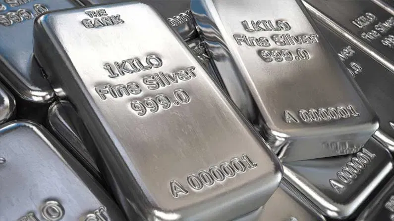 ইফালে আজি গুৱাহাটীত ৰূপৰ দাম প্ৰতি গ্ৰামত ১৫০.৯০ টকা হৈছে। অৰ্থাৎ আজি গুৱাহাটীত প্ৰতি কিলোগ্ৰাম ৰূপৰ দাম হৈছে ১,৫০,৯০০ টকা।