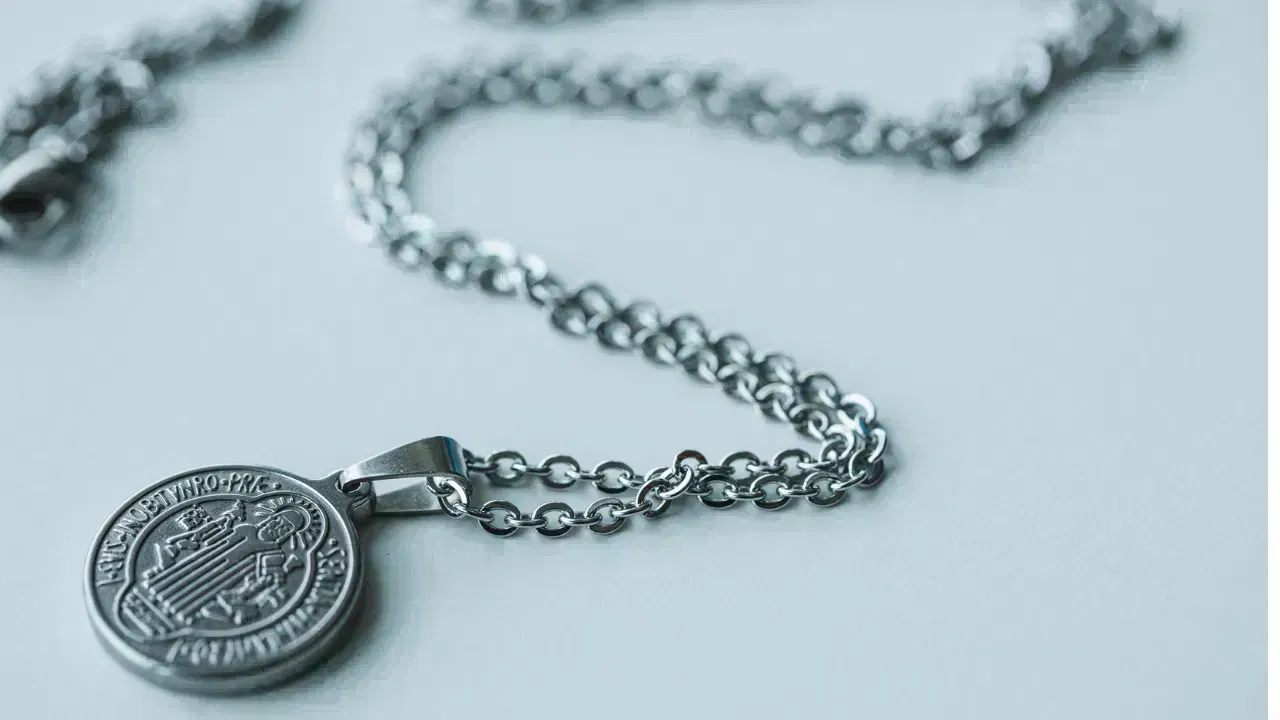 আজিৰ দিনটোত ৰূপৰ মূল্য কিছু বৃদ্ধি পাইছে। আজি ১ গ্ৰাম ৰূপৰ মূল্য ১৬২.১০ টকা। ১০ গ্ৰামৰ মূল্য ১,৬২১ টকা। কালিৰ দিনটোত ইয়াৰ পৰিমাণ আছিল ১,৬২০ টকা। ১০০ গ্ৰামৰ মূল্য ১৬,২১০ টকা। গুড ৰিটাৰ্ণে প্ৰকাশ কৰিছে এই তথ্য।