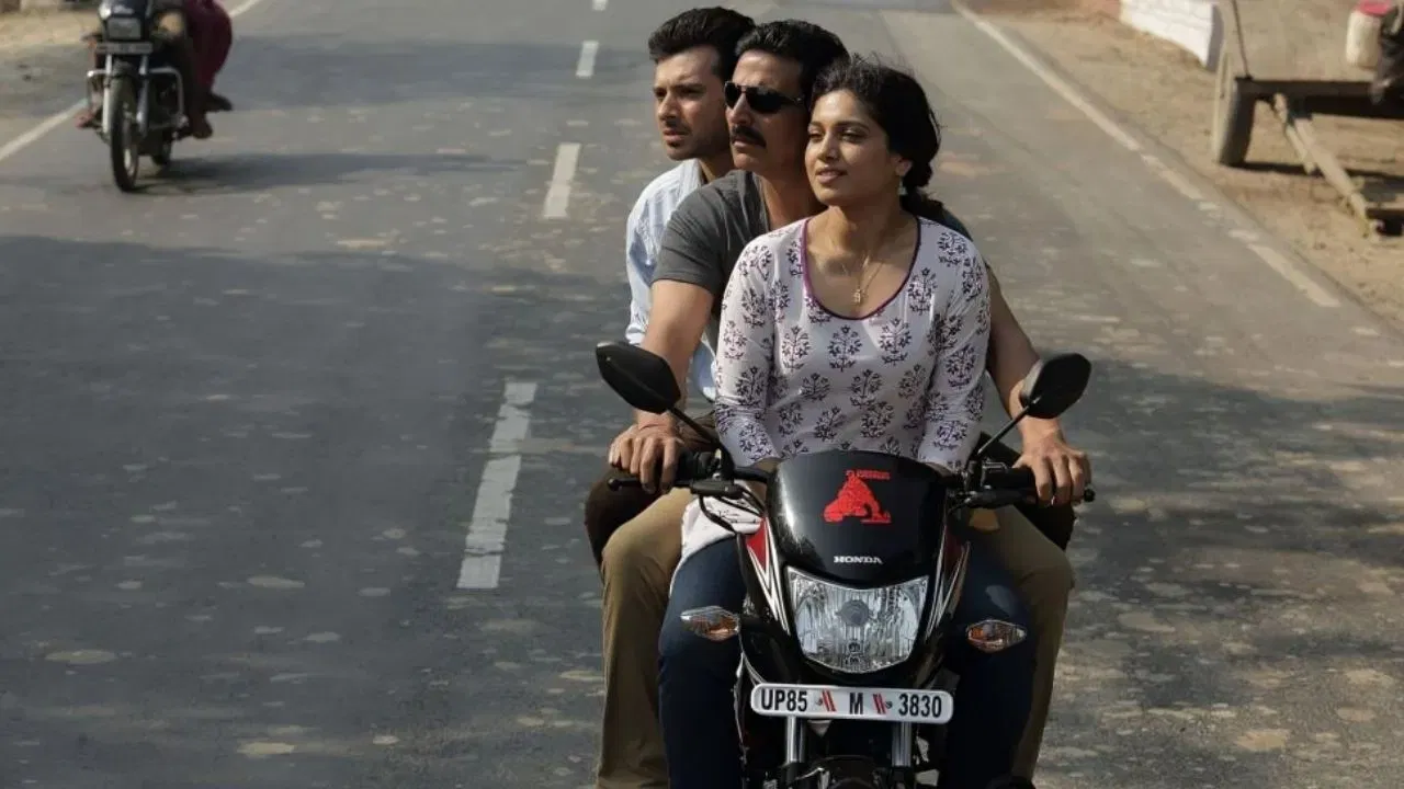 ২০১৭ চনত মুক্তি পোৱা ছবিখনত মুখ্য চৰিত্ৰত অভিনয় কৰিছিল অক্ষয় কুমাৰ, ভূমি পেডনেকাৰ, দিব্যেন্দু শৰ্মা, সুধীৰ পাণ্ডে, অনুপম খেৰে। তেওঁলোকৰ প্ৰত্যেকেই এক উল্লেখযোগ্য অভিনয় আগবঢ়াইছিল।