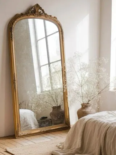 ঘৰৰ এই দিশত ৰাখক আইনা, ধন-সম্পত্তিৰে ভৰি পৰিব জীৱন!