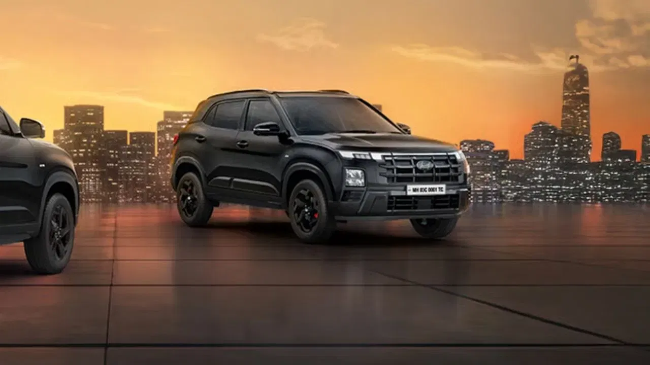 ক্ৰেটাৰ দৈৰ্ঘ ৪,৩৩০ মিলিমিটাৰ, প্ৰস্থ ১,৭৯০ মিলিমিটাৰ আৰু উচ্চতা ১,৬৩৫ মিলিমিটাৰ। ইয়াৰ হুইলবেছ ২,৬১০ মিলিমিটাৰ, আৰু গ্ৰাউণ্ড ক্লিয়াৰেন্স ১৯০ মিলিমিটাৰ। ইয়াত ৪৩৩ লিটাৰ বুট স্থান আছে। হুণ্ডাই ক্ৰেটাৰ মূল্য ১০.৭৩ লাখ টকাৰ পৰা আৰম্ভ হয়, টপ অৱ দ্য লাইন মডেলৰ মূল্য ২০.২০ লাখ টকালৈ বৃদ্ধি পায়। ক্ৰেটা ৭০টা ভিন্নতাত উপলব্ধ, য’ত ক্ৰেটা ই বেচ মডেল আৰু হুণ্ডাই ক্ৰেটা কিং নাইট ডিজেল এ টি ডি টি হৈছে শীৰ্ষ মডেল।