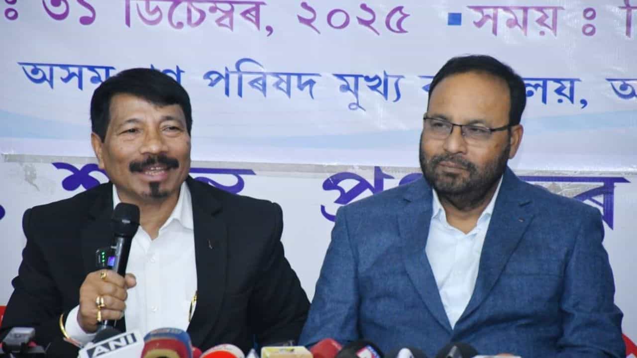 অগপৰ প্ৰধান শত্ৰু কোন? নতুন বছৰত কি পৰিকল্পনা কৰিছে অগপই? সভাপতি অতুল বৰাই কলে সবিশেষ অগপৰ প্ৰধান শত্ৰু কোন? নতুন বছৰত কি পৰিকল্পনা কৰিছে অগপই? সভাপতি অতুল বৰাই কলে সবিশেষ