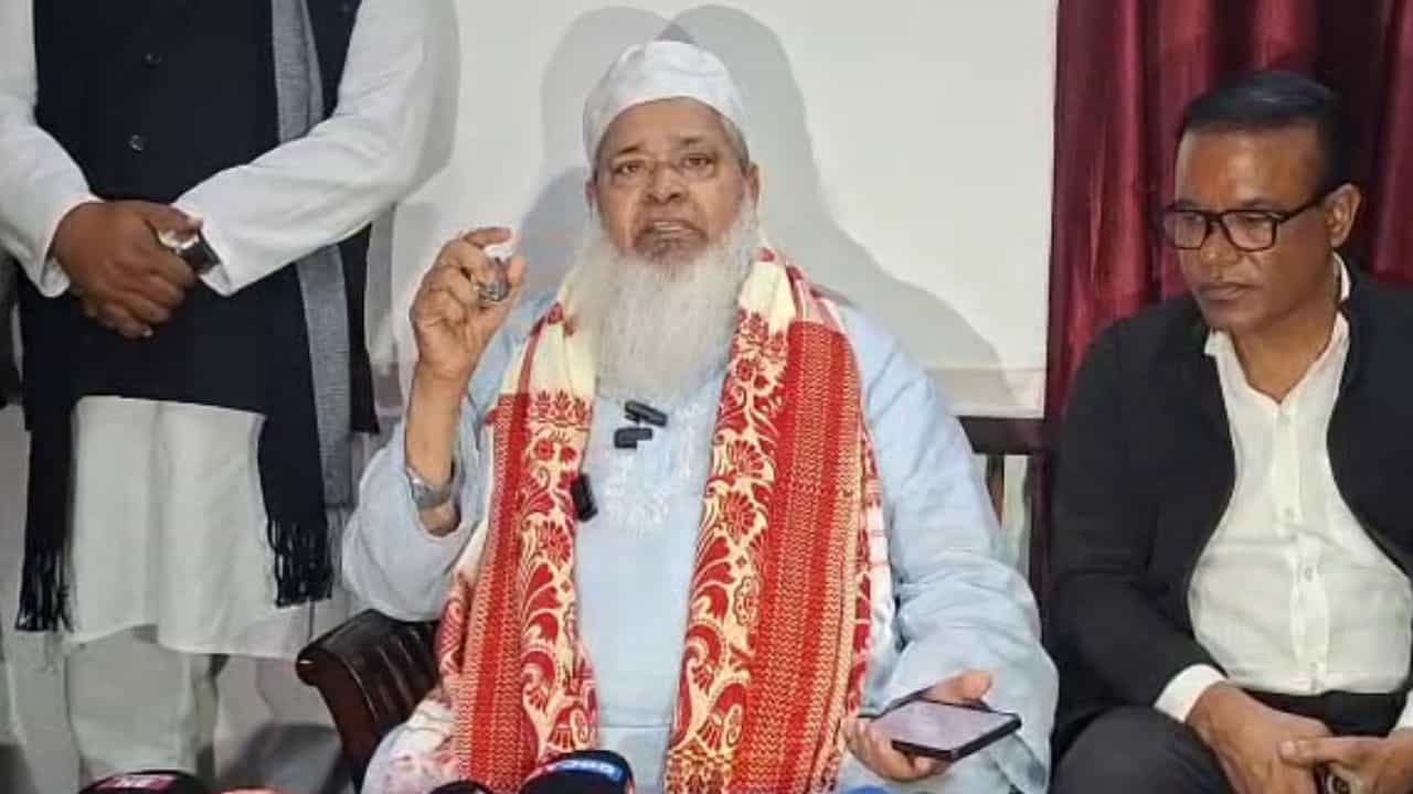 কংগ্ৰেছৰ কোন কোন জ্যেষ্ঠ নেতাই ধন লয় মুখ্যমন্ত্ৰীৰ পৰা, প্ৰমাণ আজমলৰ হাতত! কংগ্ৰেছৰ কোন কোন জ্যেষ্ঠ নেতাই ধন লয় মুখ্যমন্ত্ৰীৰ পৰা, প্ৰমাণ আজমলৰ হাতত!