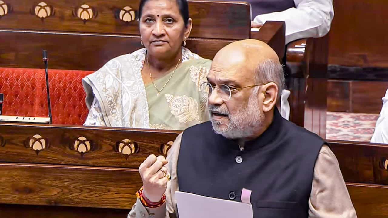 কংগ্ৰেছৰ শাসনকালত ১১ বাৰ কৰা হৈছিল SIR, সংসদত ৰাহুল গান্ধী তথা কংগ্ৰেছক তুলাধুনা কেন্দ্ৰীয় গৃহমন্ত্ৰী অমিত শ্বাহৰ কংগ্ৰেছৰ শাসনকালত ১১ বাৰ কৰা হৈছিল SIR, সংসদত ৰাহুল গান্ধী তথা কংগ্ৰেছক তুলাধুনা কেন্দ্ৰীয় গৃহমন্ত্ৰী অমিত শ্বাহৰ