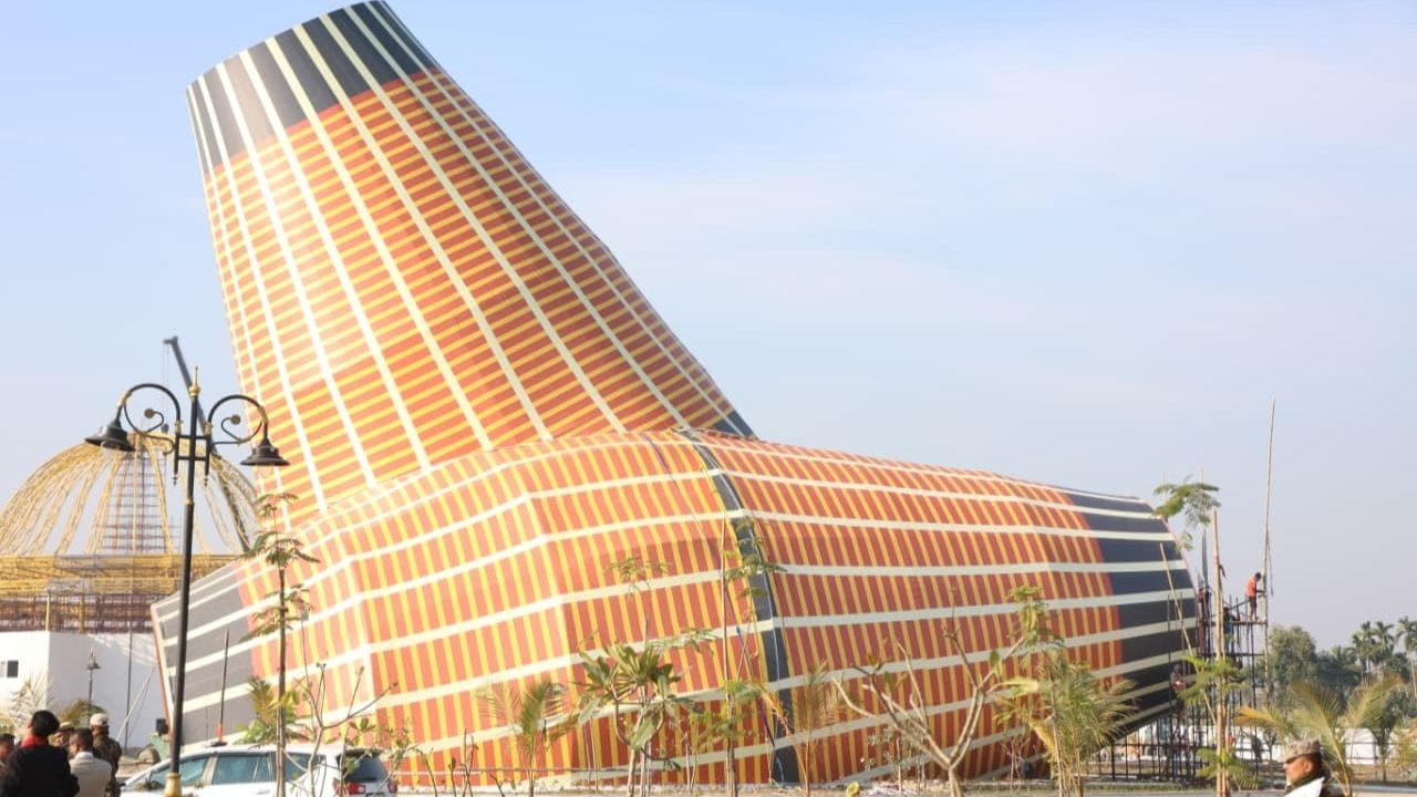 এই অভিলাসী প্ৰকল্পত আছে সত্ৰীয়া সংস্কৃতি প্রতিফলিত কৰি সাজি তোলা অতিথি গৃহ, দেৱবাদ্য খোলৰ সাজত গৱেষণা কেন্দ্ৰ আৰু তালৰ সাজত কলাকেন্দ্ৰ, জাপিৰ সাজত নাটঘৰ, বিশ্বৰ উচ্চতম গুৰু আসন, নাৱৰ সাজত কৌশল বিকাশ কেন্দ্ৰ আদি আটকধুনীয়া স্থপতি।