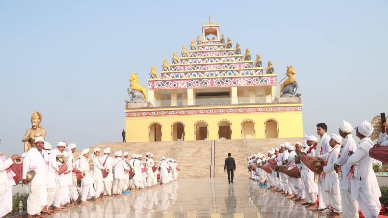উল্লেখ্য যে মহাপুৰুষ শংকৰদেৱৰ জন্মস্থানক ধর্মীয় আৰু সাংস্কৃতিক ক্ষেত্ৰ হিচাপে গঢ়ি তোলাৰ লক্ষ্যৰে অসম চৰকাৰে এই বটদ্ৰৱা প্ৰকল্প নিৰ্মাণ কৰিছে। মুঠ ১৬২ বিঘা ভূমিত প্রায় ২১৭ কোটি টকা ব্যয়েৰে নিৰ্মাণ কৰা হৈছে এই প্রকল্প।